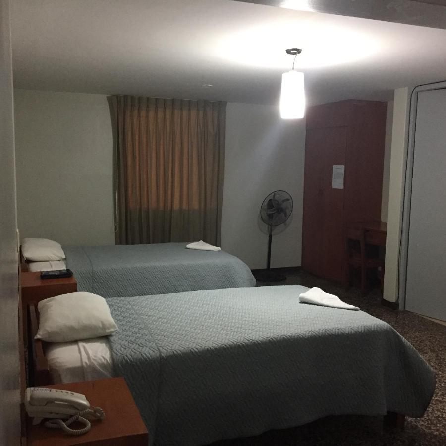 Hotel Plazza 치클라요 외부 사진