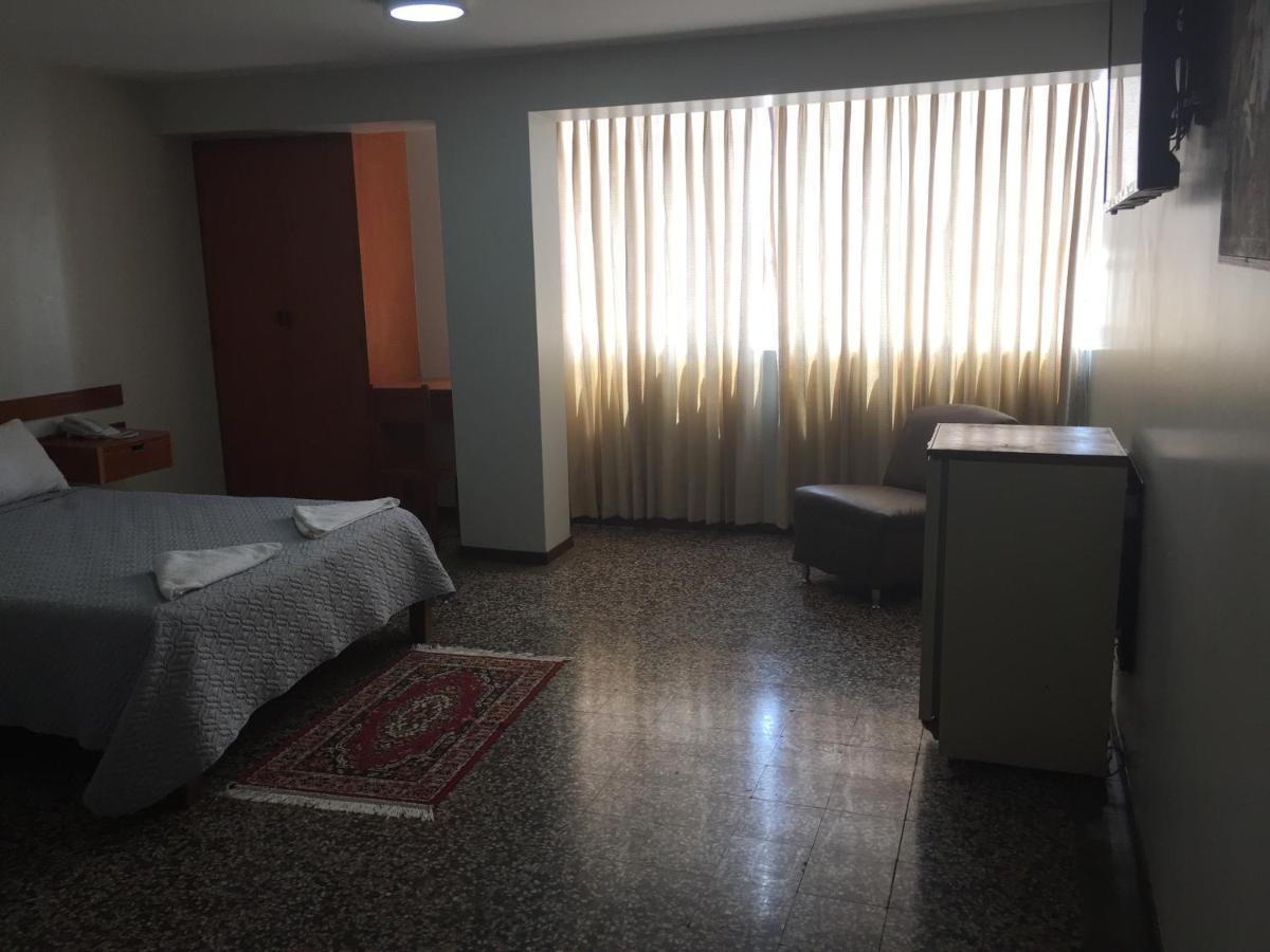 Hotel Plazza 치클라요 외부 사진